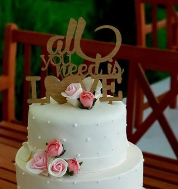 Topper pentru tort "All You Need Is Love"