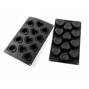 Forma de silicon cu 12 cavitati - Inimi - T14107
