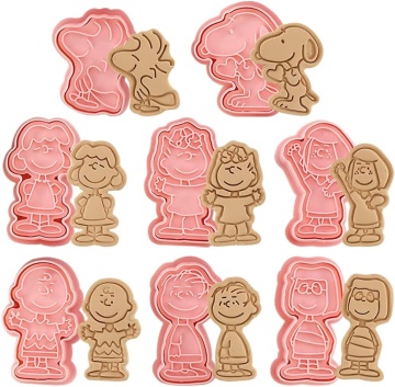 Set 8 Decupatoare cu embosator Snoopy - T09569