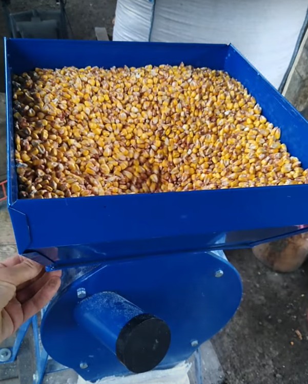 Ghid Esențial: Cum să Alegi și să Utilizezi Corect Morile Electrice de Cereale și Furaje