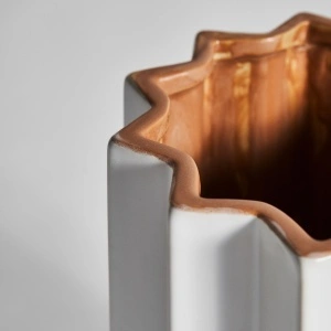 Vaza maro deschis, din ceramica, 15x14x20 cm, PLISSE