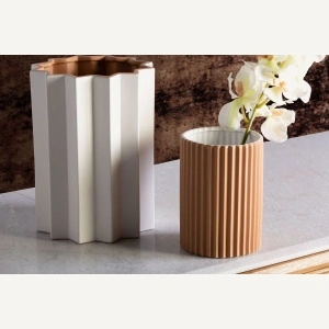 Vaza maro deschis, din ceramica, 15x14x20 cm, PLISSE