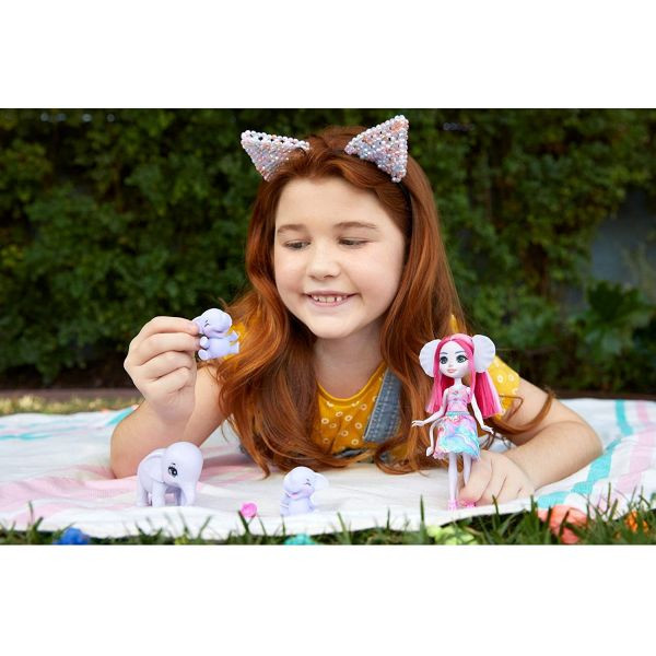 Set de joaca papusa Esmeralda Elephant si elefantii Graceful, Prunie si Mammoth Enchantimals