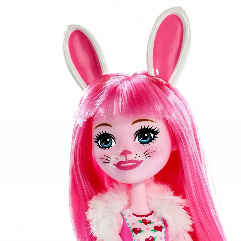 Papusa Bree Bunny cu breton si figurina Twist EnchanTimals