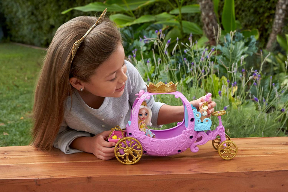 Set de joaca Peola Pony si Caleasca regala Enchantimals Royal