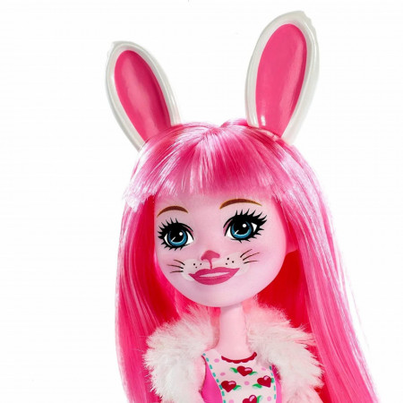 Papusa Bree Bunny cu breton si figurina Twist EnchanTimals