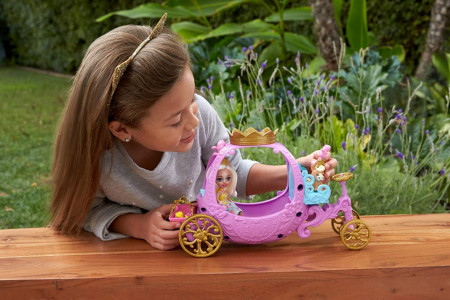 Set de joaca Peola Pony si Caleasca regala Enchantimals Royal