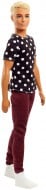 Papusa Ken Fashionistas blond cu tricou cu buline Barbie