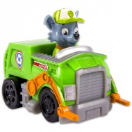 Rocky in Camionul de Reciclat Patrula Catelusilor