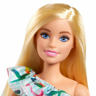 Papusa Barbie Chelsea Lost Birthday cu catel si costum de baie