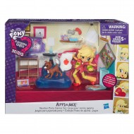 Set de joaca Petrecerea in pijamale a lui Applejack My Little Pony Minis Equestria Girls