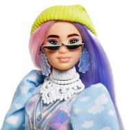 Barbie Extra - Papusa cu caciula verde si accesorii