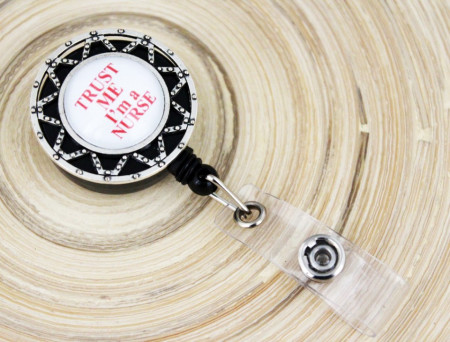 Accesoriu ecuson - asistenta medicala - "Trust me", stea argintie
