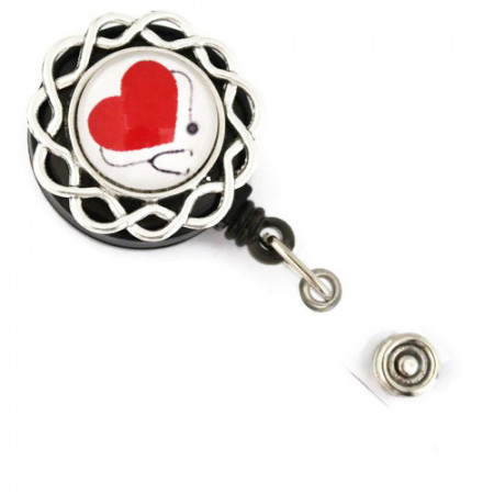 Accesoriu ecuson inimioara rosie si stetoscop - model floricica