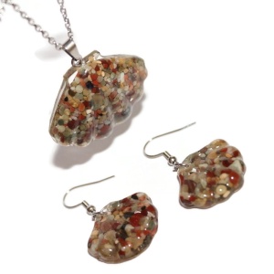 Set cercei si colier handmade in forma de scoici cu rasina nisip si accesorii din inox - Img 2