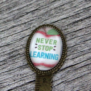 Semn de carte, bronz, cu mesaj personalizat - "Never stop learning"
