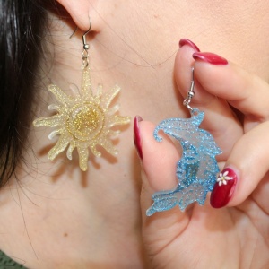 Cercei Soare si Luna cu Praf de Stele din rasina si glitter handmade - Img 5