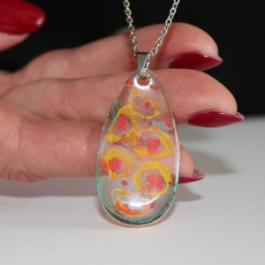 Colier Explozie de Lumina din rasina si pigmenti handmade - Img 2