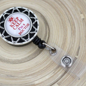 Accesoriu ecuson cu mesajul "Keep calm, I'm a doctor" - stea argintie