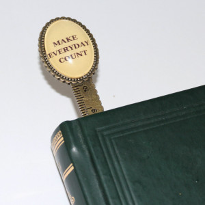 Semn de carte cu mesaj Make Everyday Count - Img 4