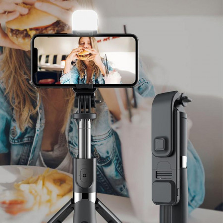 Selfie Stick 3in1 cu Lampa LED si Trepied, conectare Bluetooth, alimentare USB