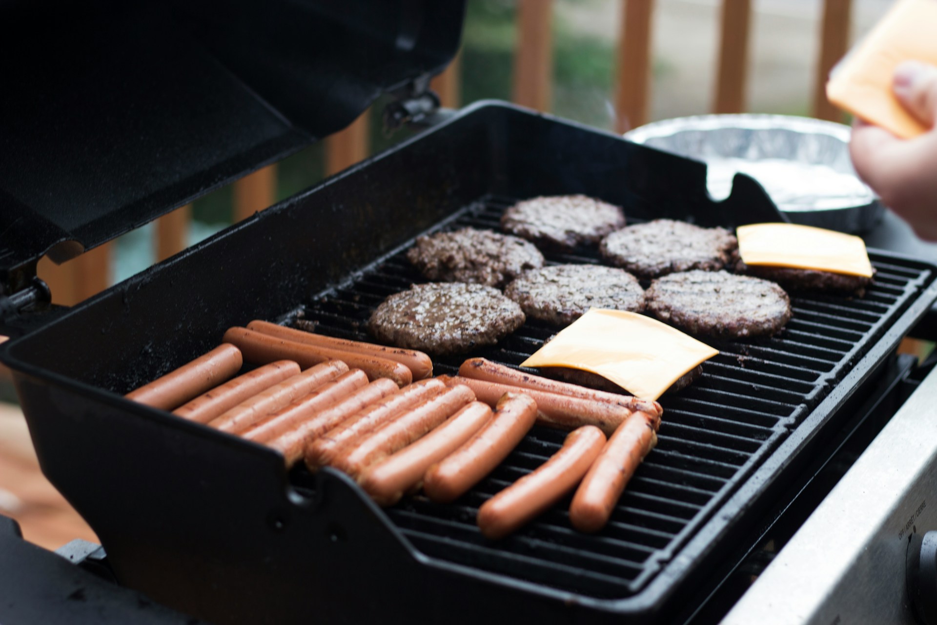 Ghid complet despre grill electric: avantajele gatitului modern si sanatos