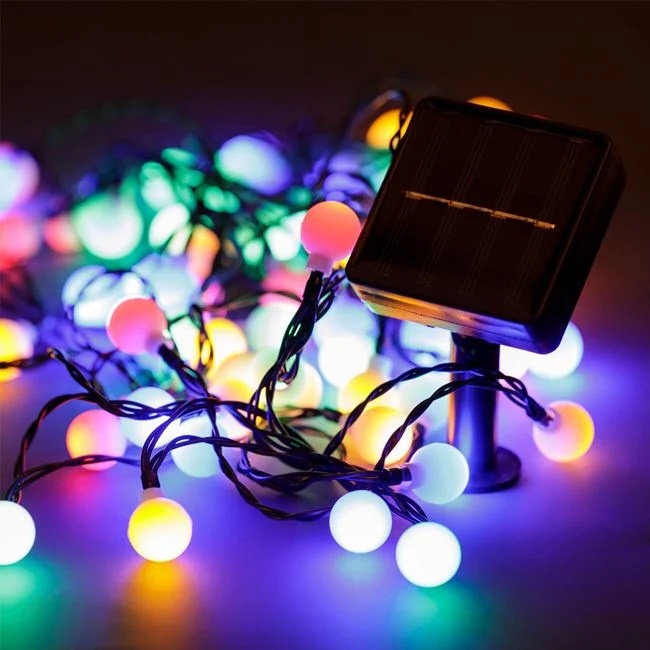 Instalatie de lumini solara, cu 60 becuri cu led, senzor de lumina si 2 functii, pentru interior si exterior, 6.5m, multicolor