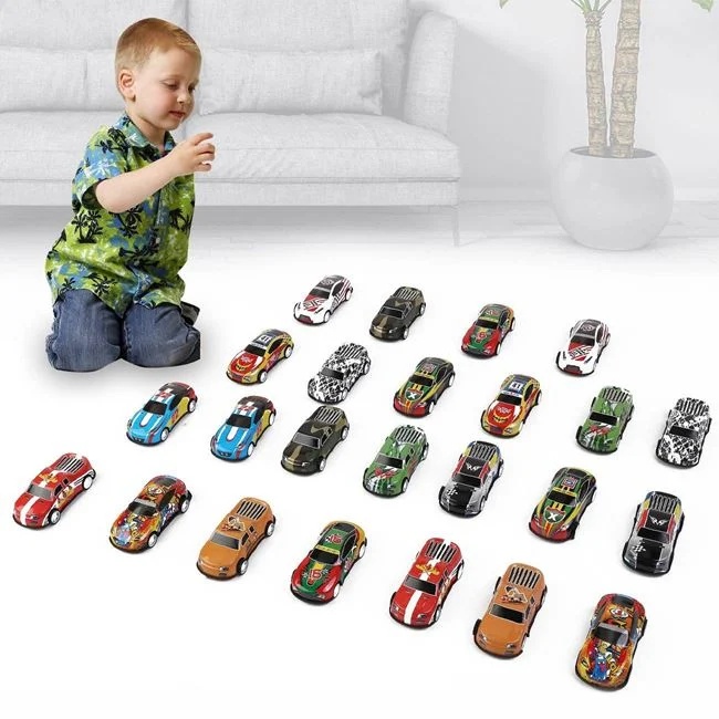 Set cu 24 masinute pull back, include figurine in forma de oameni, copaci si locuri de parcare, 68x4x68cm, multicolor