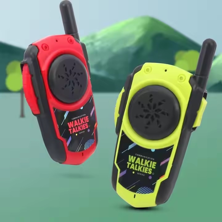 Set cu 2 Walkie Talkie pentru copii 5 ani+, ZR325, distanta maxima 500 m, 14x7x3.7cm, Negru Rosu/Negru Verde