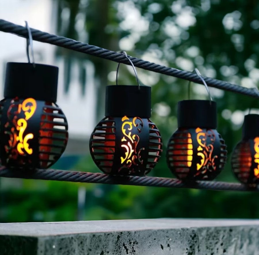 Lampa solara decorativa tip glob, stil felinar rustic, IP65, cu lumina galben-portocalie tip flacara - 1 | YEO