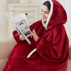 Hanorac paturica cu buzunar tip cangur si gluga, material fleece calduros, 78x85cm, rosu - Img 2