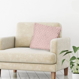 Perna decorativa, pentru canapea sau pat, aspect de blanita cu model reliefat in dungi, 60x60 cm, roz - Img 2