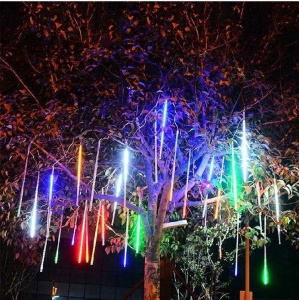 Instalatie de Craciun tip meteoriti cazatori, 8 turturi x36 LED, Lumina Multicolora - Img 3