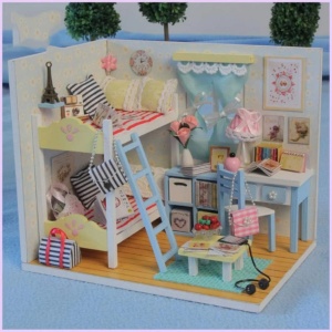 Kit Casuta DIY, de asamblat, pentru copii, din lemn, cu mobilier, accesorii si iluminare, 17x12x12 cm, multicolor - Img 5