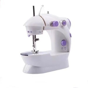 Mini masina de cusut portabila, cu 2 viteze, incarcare la retea sau baterii 4xAA, Alb/Mov - Img 1