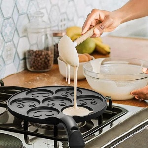 Tigaie pentru clatite cu Emoji, compatibila cu plite electrice, ceramice si pe gaz, diametru 26.5 cm, negru - Img 2