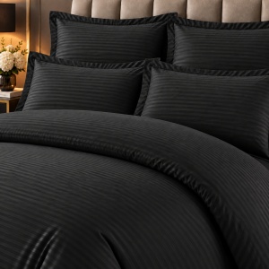 Lenjerie de pat Damasc Premium Uni, 6 piese, 2 persoane, Cearsaf 220×240, Husa pilota 200×230, 4 fete de perna,Culoare Negru
