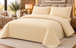 Set Cuvertură Pat Matrimonial 4 Piese Bumbac, Cuvertură 230x240 cm, Cearșaf cu Elastic 180x200 cm, 2 Fețe de Pernă 55x80 cm,Culoare Crem Vanilie