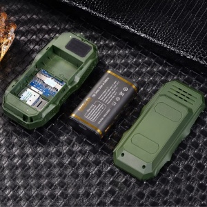 Telefon Militar cu ecran de 1.8", Dual Sim cu Carcasa Antisoc, Acumulator de mare putere 5800mah, Lanterna, Radio, Slot Sim, Verde - Img 3