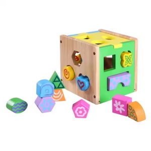 Cub educativ, de sortare forme si cifre, pentru copii 1 an+, din lemn, 15x15 cm, multicolor - Img 1