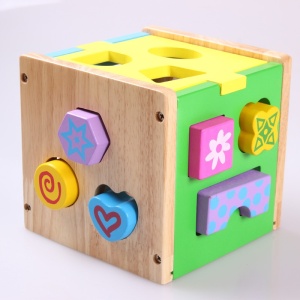 Cub educativ, de sortare forme si cifre, pentru copii 1 an+, din lemn, 15x15 cm, multicolor - Img 3