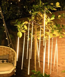 Set cu 3 Instalatii Luminoase Craciun cu 8 Meteori, 4m Lungime Instalatie, 50 cm Lungime Meteor, Lumina Alba Calda/Rece, Albastra sau Multicolora - Img 12