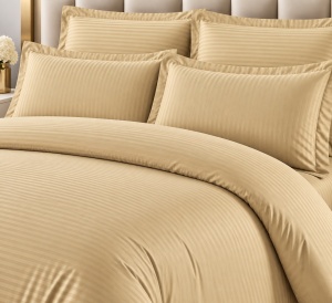 Lenjerie de pat Damasc Premium Uni, 6 piese, 2 persoane, Cearsaf 220×240, Husa pilota 200×230, 4 fete de perna, Culoare Bej auriu deschis / șampanie