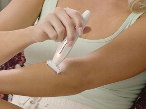 Epilator pentru corp, 3 capete interschimbabile, Reincarcare prin USB, Design elegant, Roz - Img 8
