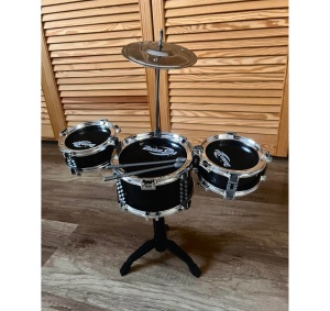 Set de tobe jazz de jucarie, din 4 piese, cu scaun, pentru copii 3+ ani, 55x54x30cm, negru-gri - Img 2