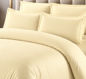 Lenjerie de pat Damasc Premium Uni, 6 piese, 2 persoane, Cearsaf 220×240, Husa pilota 200×230, 4 fete de perna, Culoare Crem deschis / Ivory