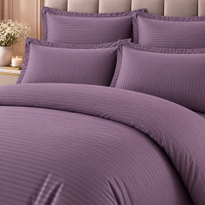 Lenjerie de pat Damasc Premium Uni, 6 piese, 2 persoane, Cearsaf 220×240, Husa pilota 200×230, 4 fete de perna,Culoare Mov