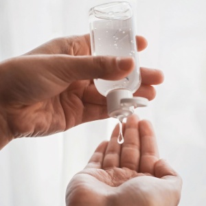 Gel antibacterian instant SANITEX XS 70 % alcool- 60ml - recipient plastic cu capac picurator - Img 3