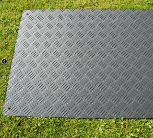 Podea evenimente PARTYFLOOR - din HDPE, 6mm grosime - 80x120 cm - culoare negru - protectie gazon