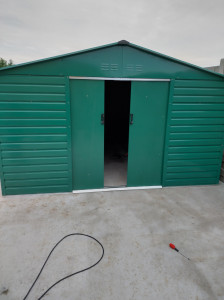 Casuta de gradina PROSHED - 340 x 382 x 205 cm - cu fundatie - din tabla - culoare verde, cca 12.9 mp